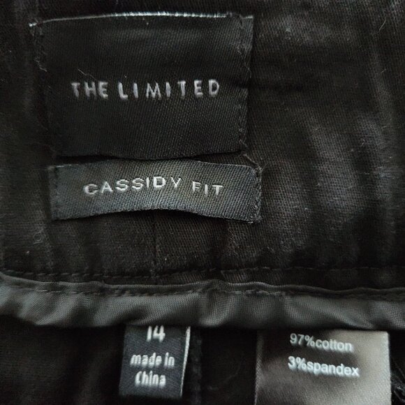 The LIMITED Ladies Cuffed Flat Front Shorts CASSIDY FIT Inseam 5” Black Size 14 - Picture 7 of 8